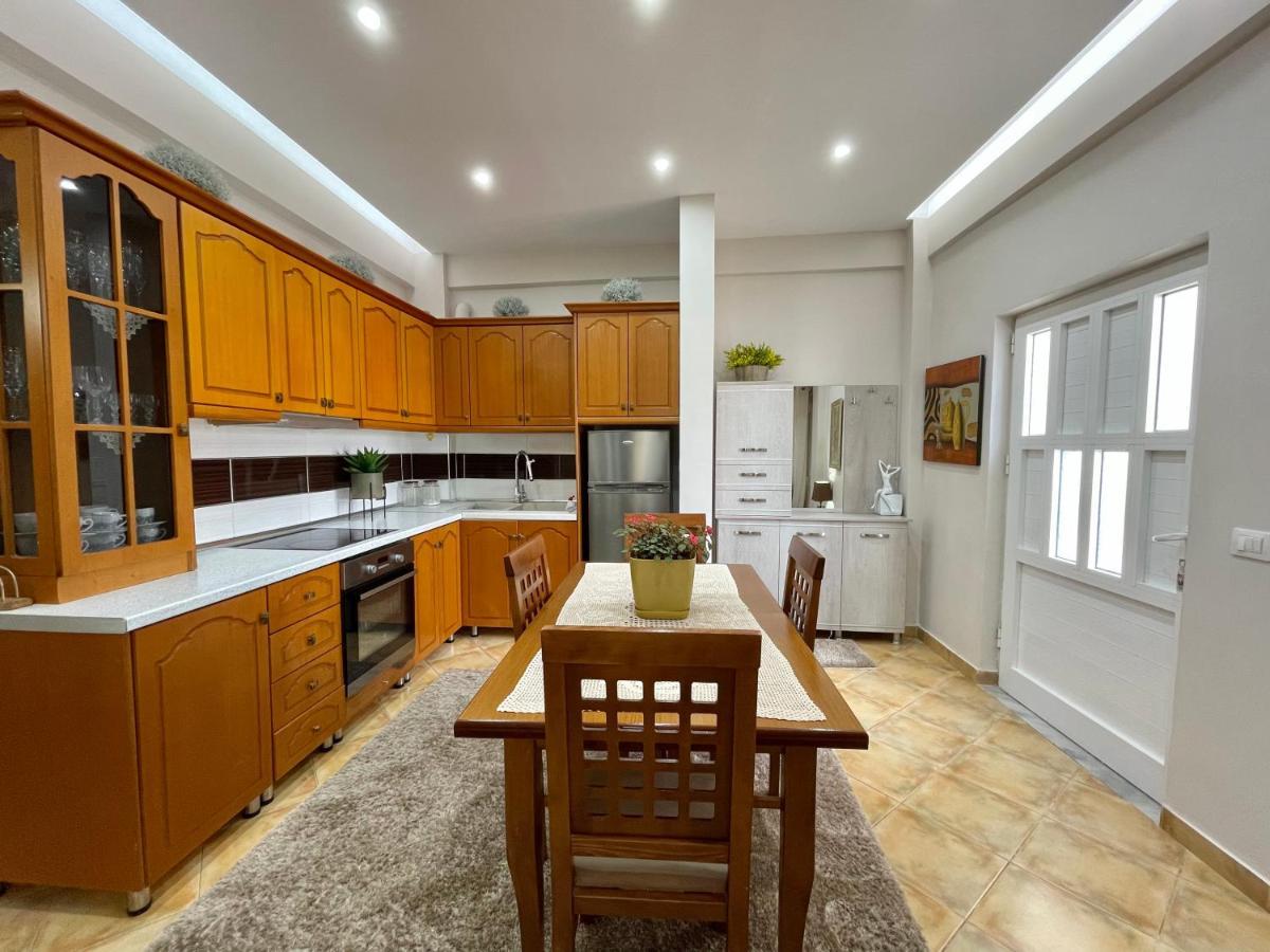 Melina Apartments Саранда Екстер'єр фото